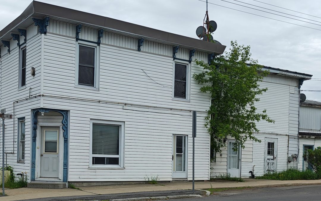 54-A Lochiel St. East (Alexandria)